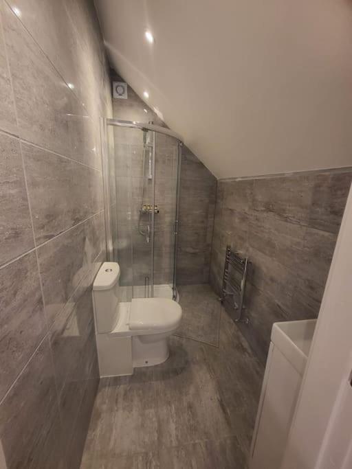 New 4 Bedrm House! Parking. 10Min To City / Etihad Manchester Buitenkant foto